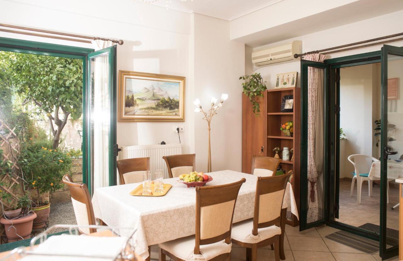 Maisonette With Garden In The Heart Of The Historical Kalamata Center Exterior foto