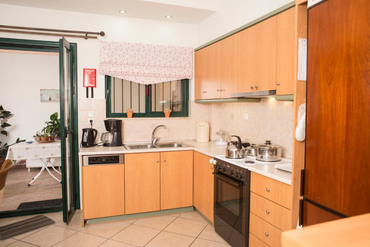Maisonette With Garden In The Heart Of The Historical Kalamata Center Exterior foto