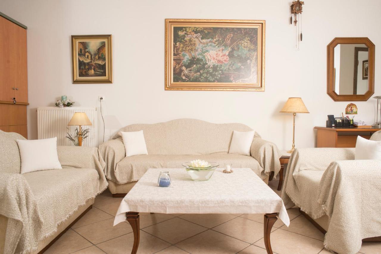 Maisonette With Garden In The Heart Of The Historical Kalamata Center Exterior foto
